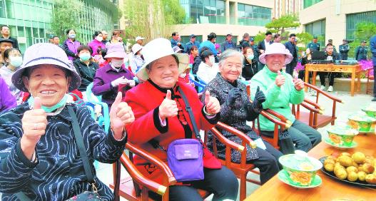 社區居民齊聚一堂迎佳節