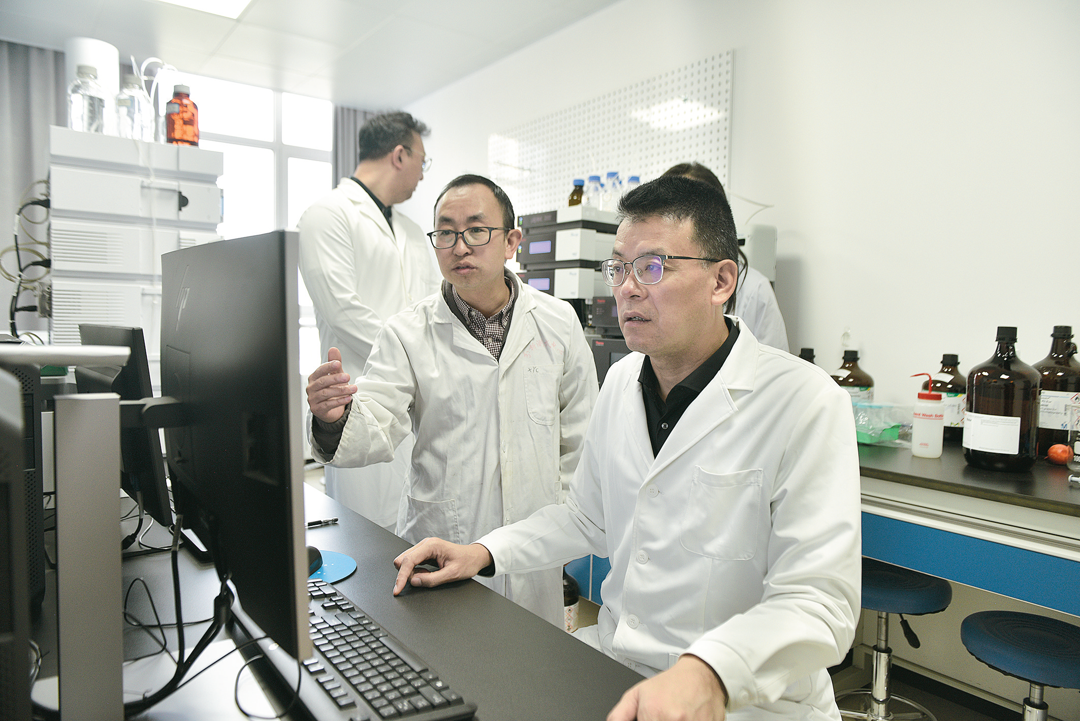 扎根青藏高原的藏藥赤子——記2022年度青海省科學技術重大貢獻獎獲得者、中國科學院西北高原生物研究所副所長魏立新