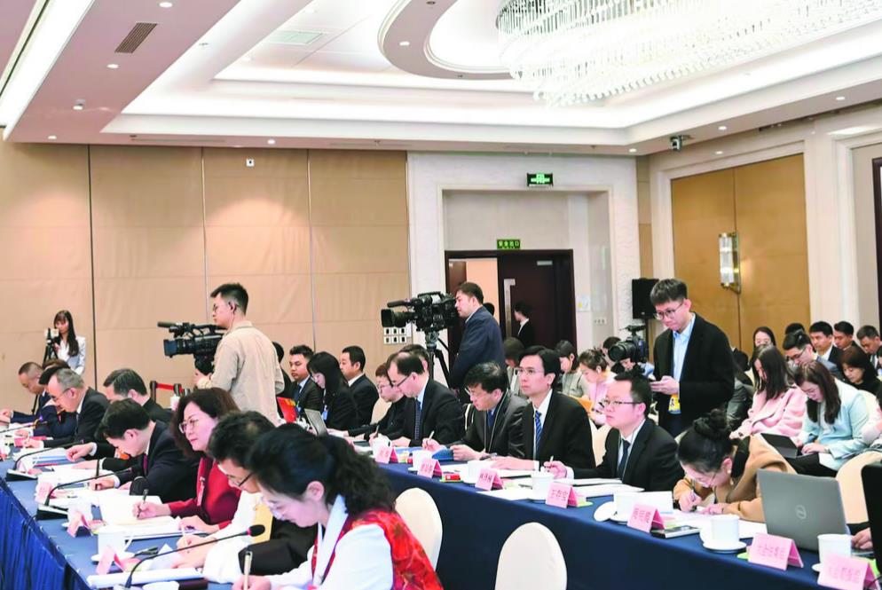 問答之間看“立體”青海——青海代表團開放團組會議側記