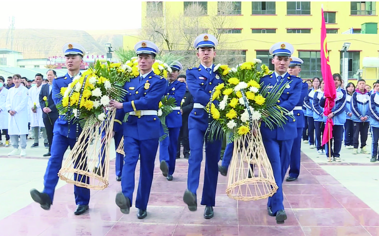 ����Ӣ�Ҿ��� ��ȡ�^�M����������ʡ�����e����������Ӣ�һ��