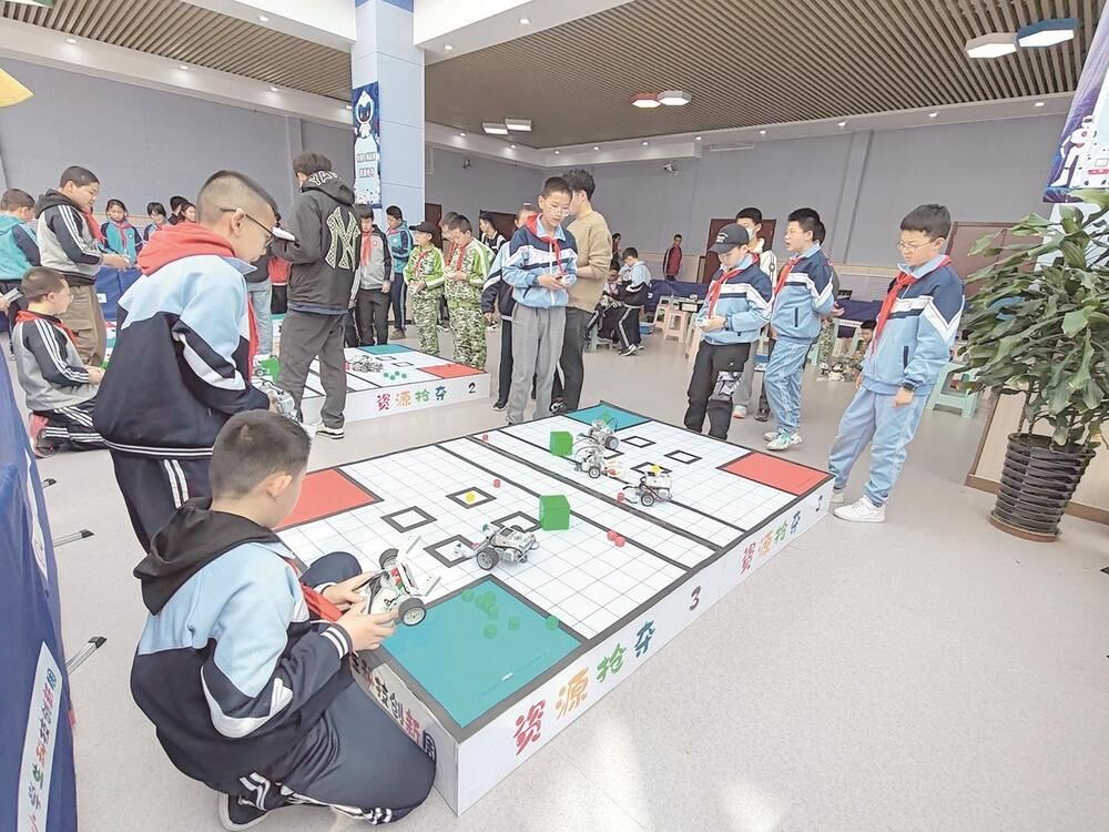 中小學校園刮起“頭腦風暴”——西寧市城中區首屆中小學生科技創新周決賽見聞