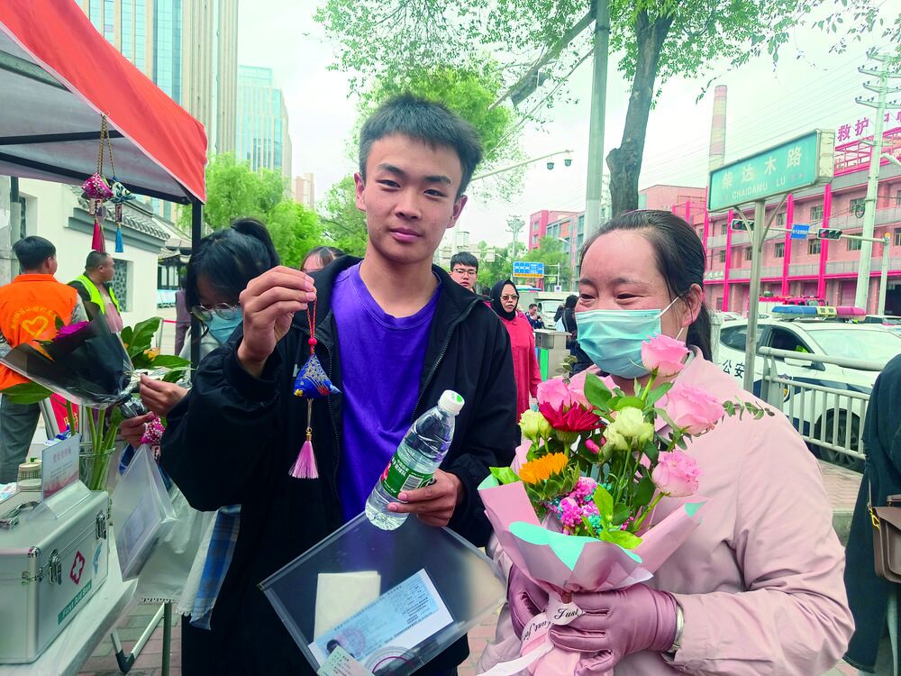 為青春作答 為夢想護航——2024年高考首日見聞