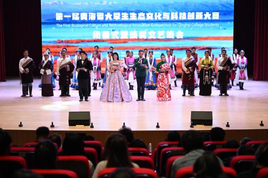 �ຣ��һ�ô�W(xu��)�����B(t��i)�Ļ��c�Ƽ���(chu��ng)�´�ِ��Ļ