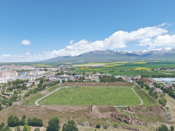 ���Ļ��Ї��С�һ��ǧ��ųǵġ��¡��c���f�����������E�ຣ��ϵ�Ј��֮��