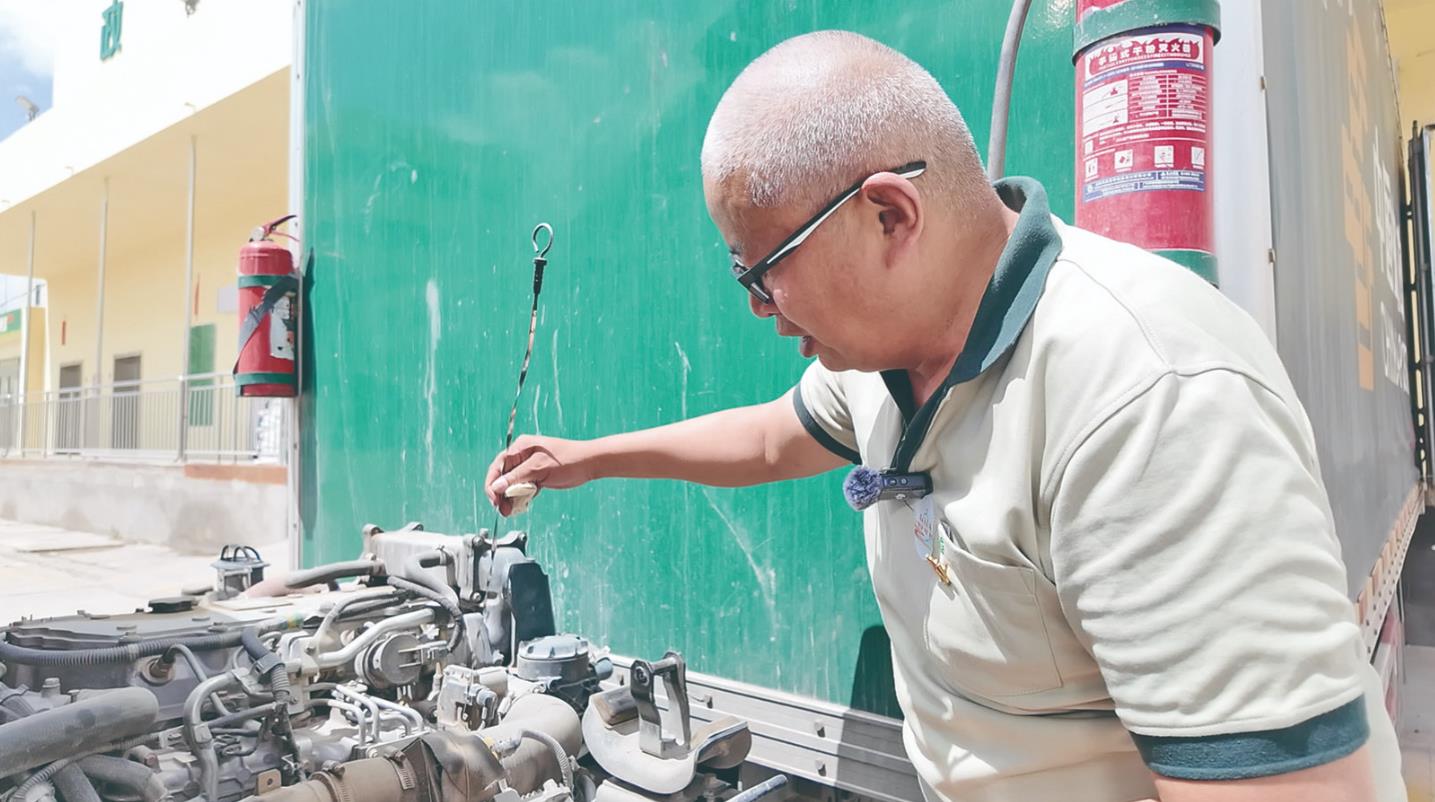 【再走青藏線——傳承弘揚“兩路”精神】天路“信使”