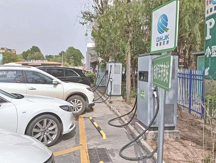 加密優化充電站點布局 省內高速公路服務區電力十足
