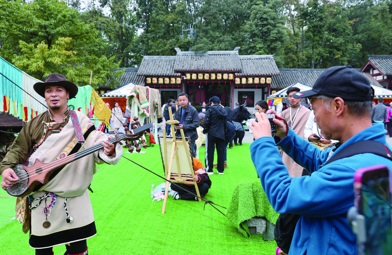 ����ɫ�ȵء��سǾ`������ ����2024��ͬ���ж����r��aƷ�������ƽ������̻��Ҋ