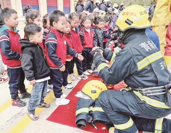 ������Ԯ�ˆTչʾ�b�䡣