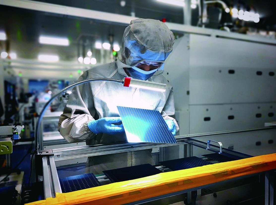 【新時(shí)代 新征程 新偉業(yè)·高質(zhì)量發(fā)展調(diào)研行】工業(yè)追“新”的西寧關(guān)鍵詞——走進(jìn)西寧看發(fā)展·蹲點(diǎn)調(diào)研之三