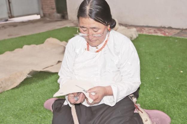 才讓卓瑪:讓搟氈技藝煥發新活力