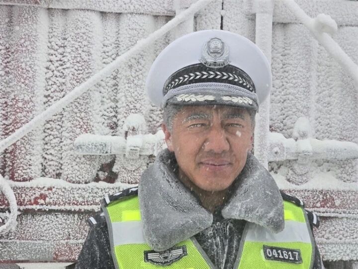 暴雪后,青海交警上了熱搜