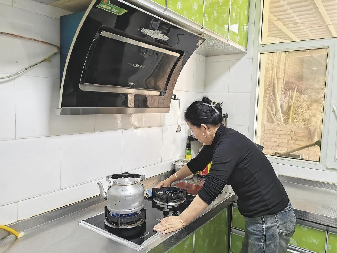 【感黨恩 聽(tīng)黨話 跟黨走·和諧青海行】“現(xiàn)在就像住在福窩窩里啊!”