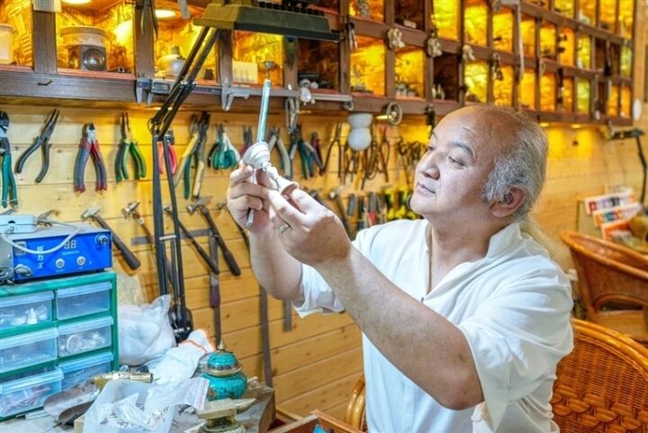 爐火與鏨刀的對話:青海湟中銀銅器淬煉之路