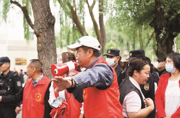 退役不褪色 助力高考行