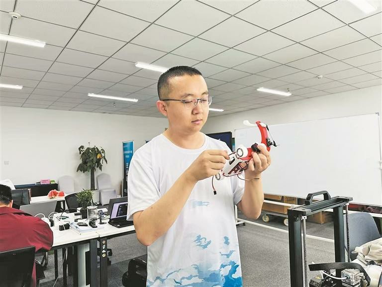 ����ɫ��N�V�������ֻ���