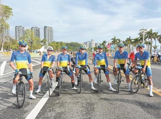 十五運會公路自行車男子個人賽鳴槍 青海省男子公路自行車隊李自森獲得第五名