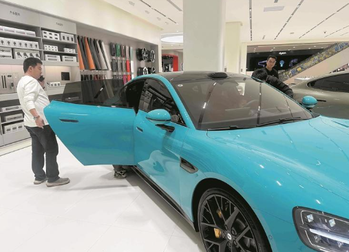 【堅定信心 實干爭先】政企聯動燃旺消費煙火——2025青海三季度經濟觀察之六