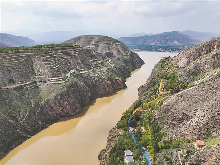 從“送綠水”“送綠電”到“送綠算”——綠色中國的青海實踐