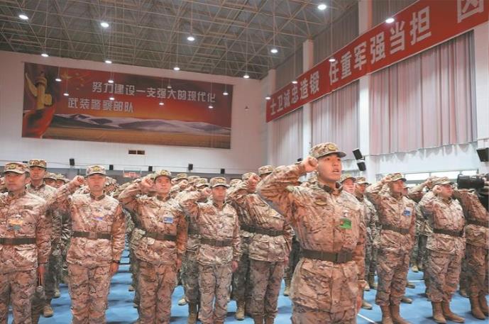 武警青海總隊千余名新兵授銜